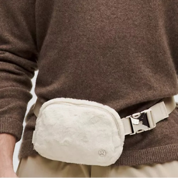 NWT Lululemon Everywhere Belt Bag Fur Natural Ivory Fanny Pack Purse - Picture 5 of 5